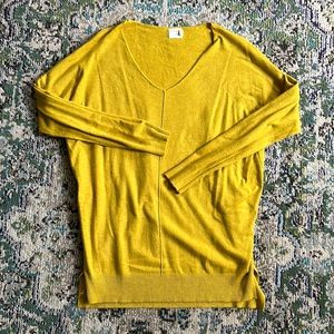 Dreamers yellow V-neck tunic sweater